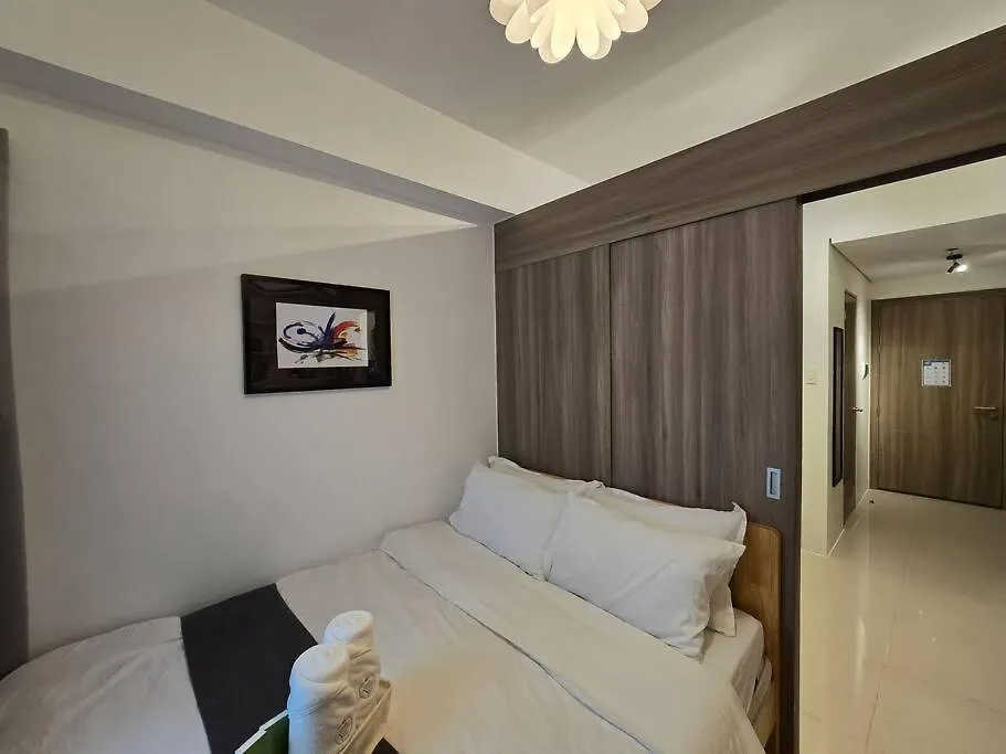 Apartment 1Br Unit Condotel W Balcony Fame Residences -Fm14 Manila Philippines